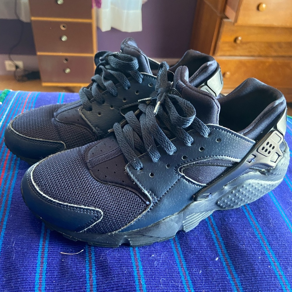 navy blue huaraches